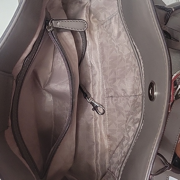 MICHAEL KORS HAMILTON SATCHEL BAG - Picture 8 of 9